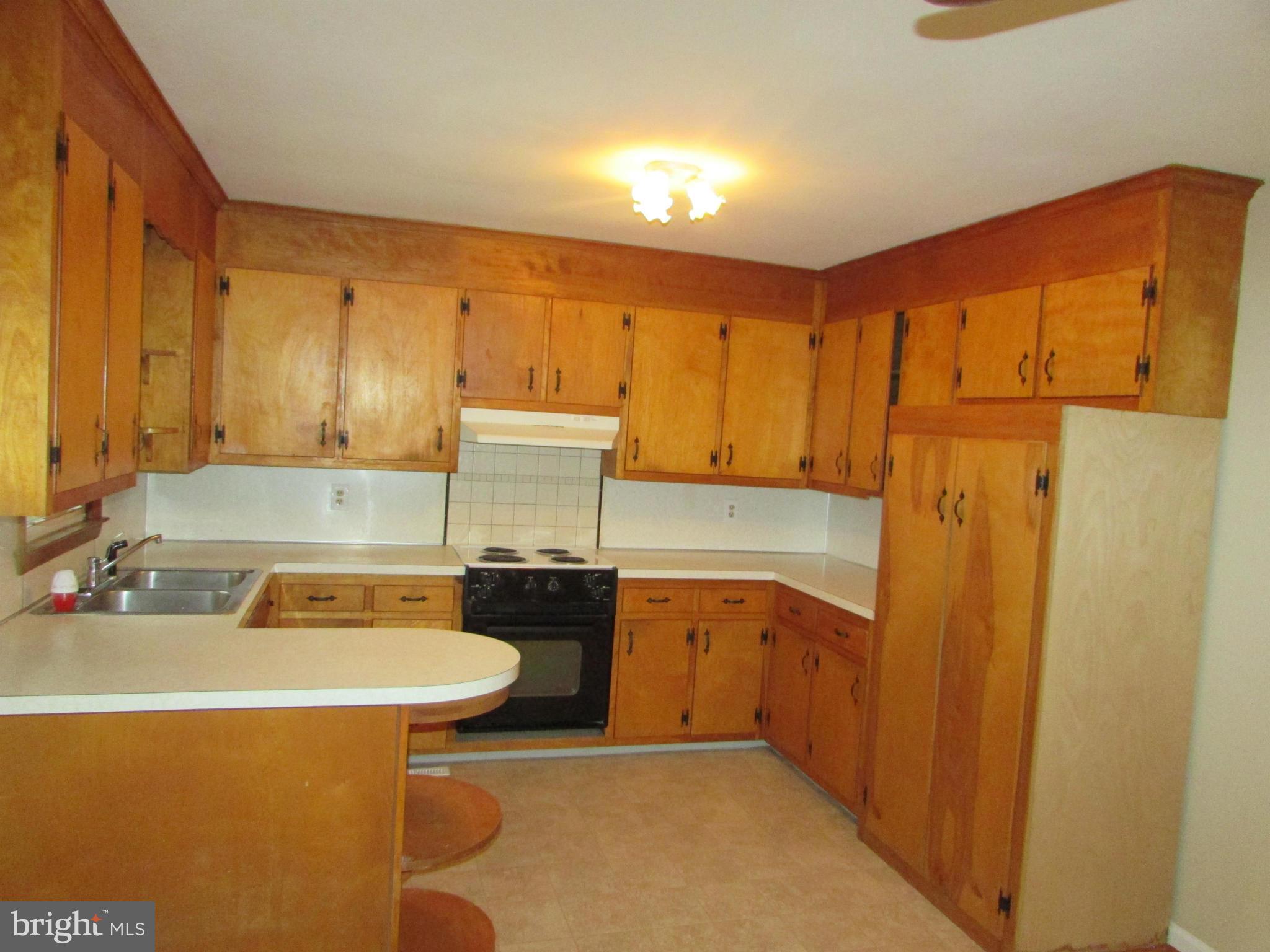 762 Old Manchester Road Westminster, MD 21157 - Photo 10 of 24 Kitchen