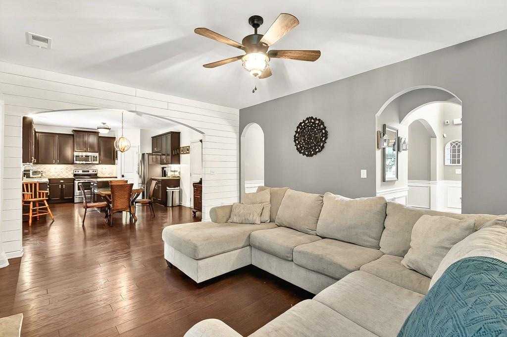 3975 Silverthorn Trace Cumming, GA 30028 - Photo 15 of 47