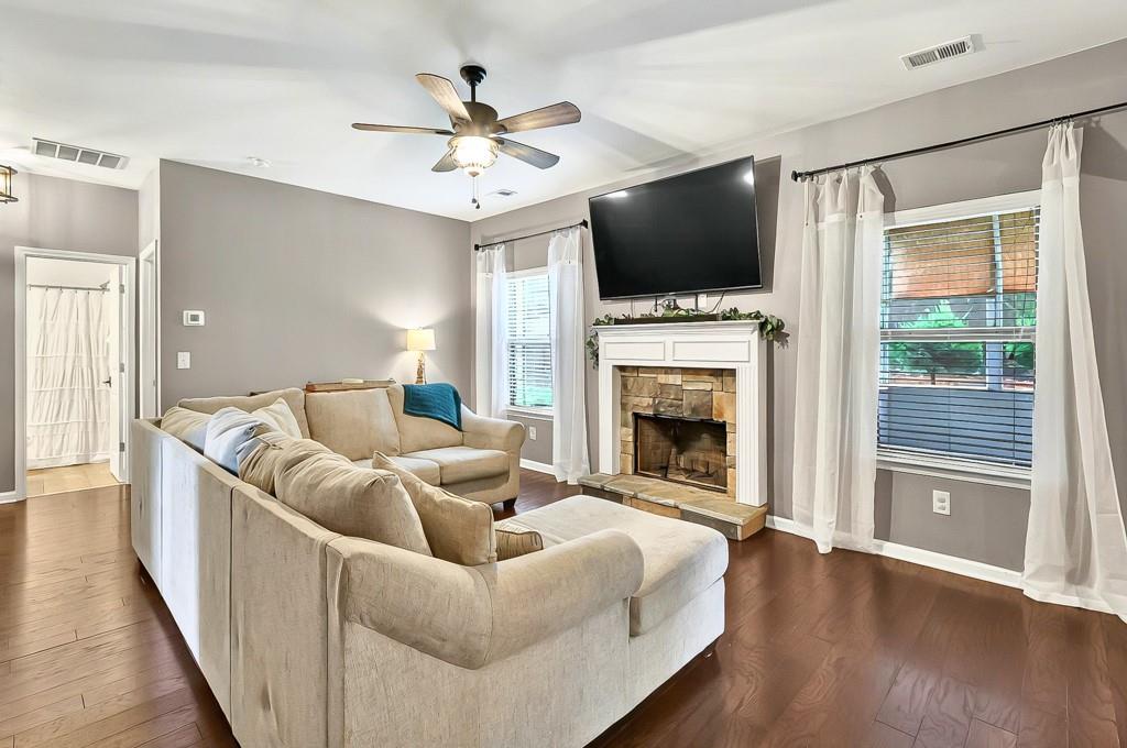 3975 Silverthorn Trace Cumming, GA 30028 - Photo 16 of 47