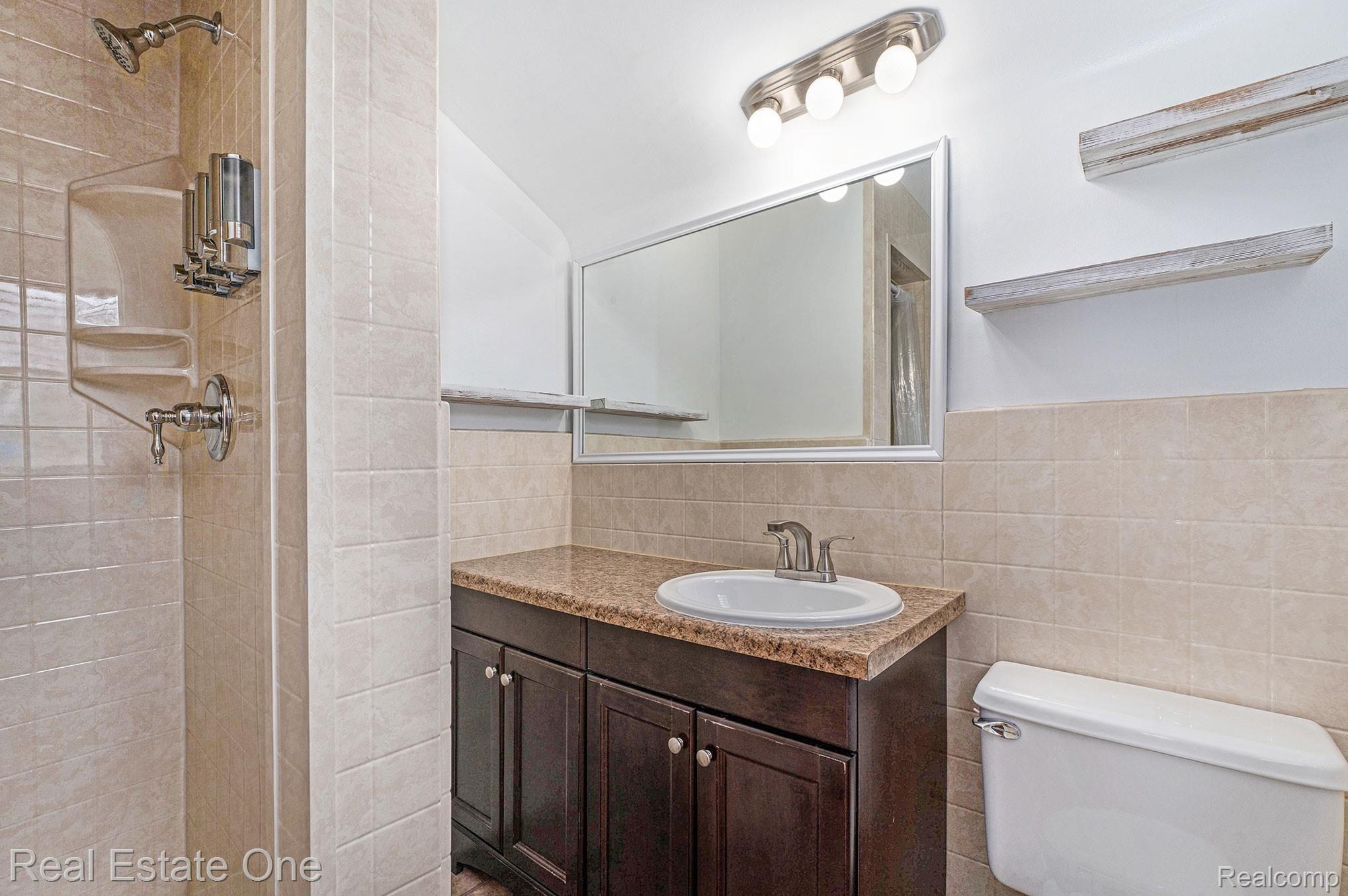 2906 Bembridge Road Royal Oak, MI 48073 - Photo 22 of 31 DSC07996.jpg