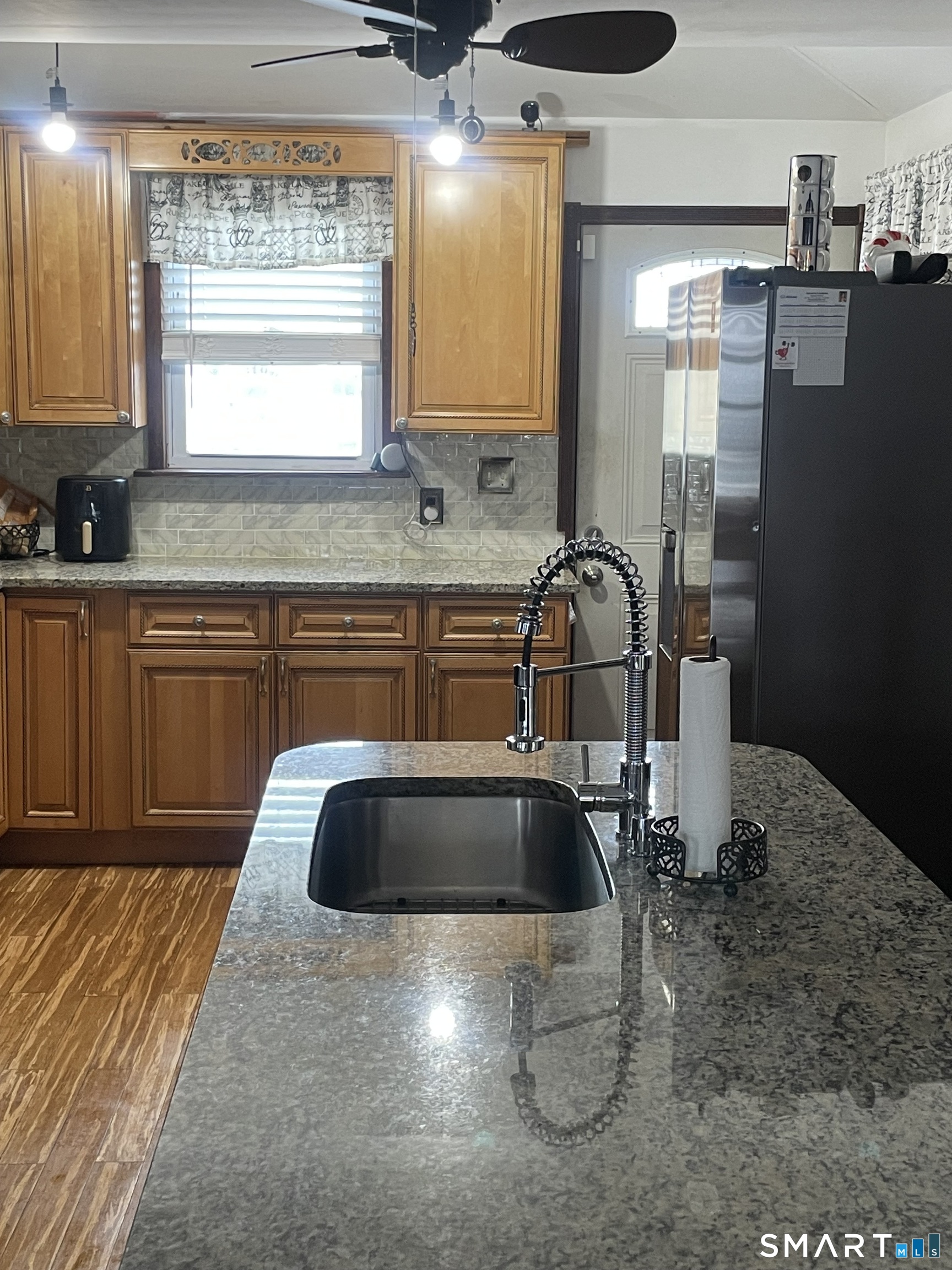 102 Carroll Avenue Bridgeport, CT 06607 - Photo 11 of 29