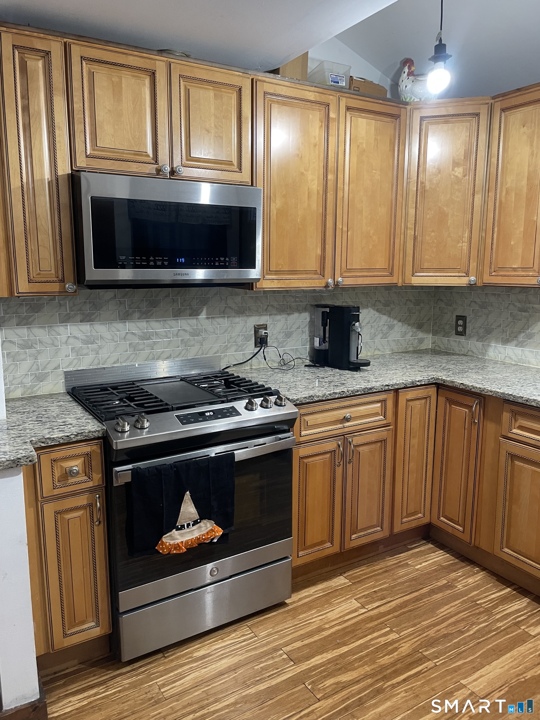 102 Carroll Avenue Bridgeport, CT 06607 - Photo 14 of 29