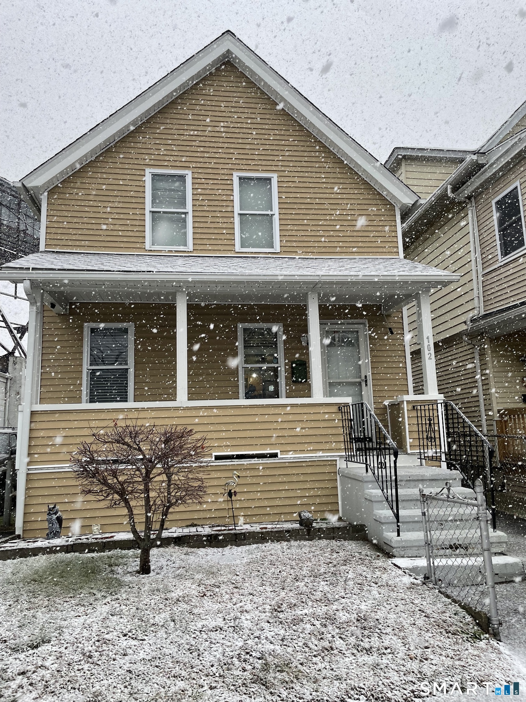 102 Carroll Avenue Bridgeport, CT 06607 - Photo 2 of 29