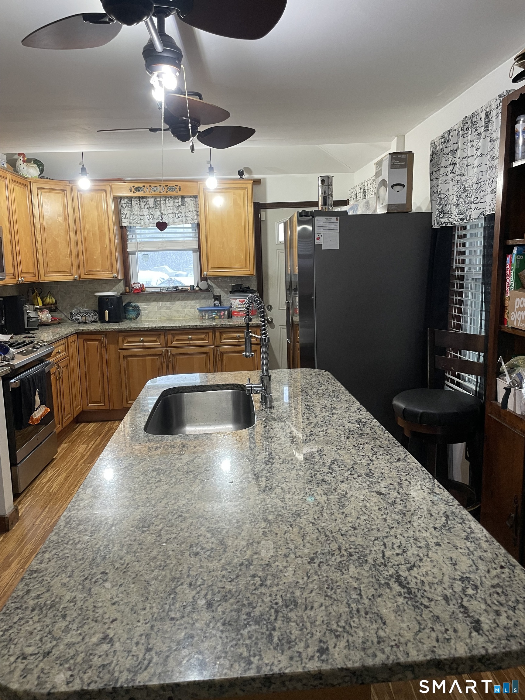 102 Carroll Avenue Bridgeport, CT 06607 - Photo 8 of 29