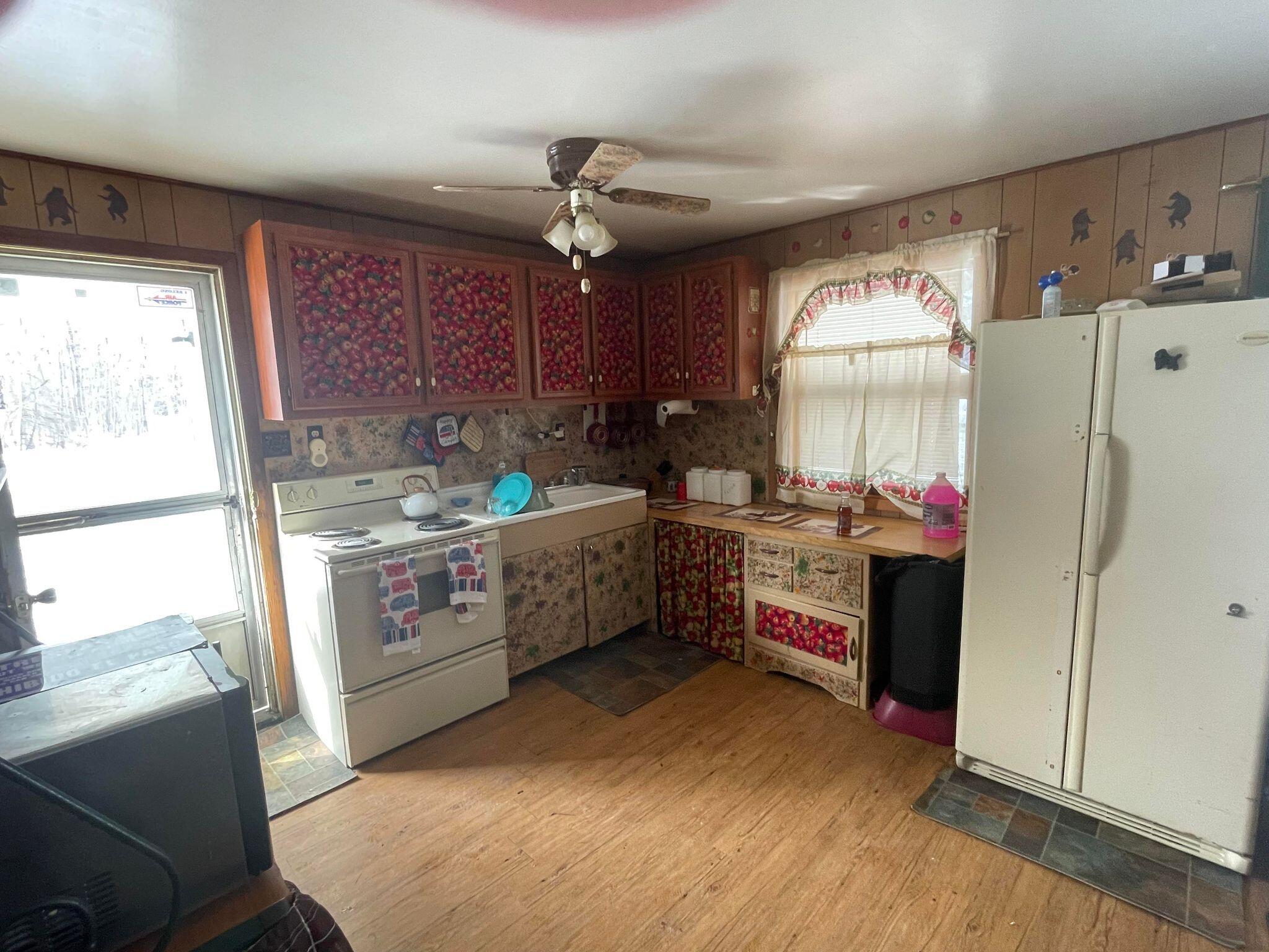 7520 South Pointe Road Sault Ste. Marie, MI 49783 - Photo 7 of 43 Gallery Image 7