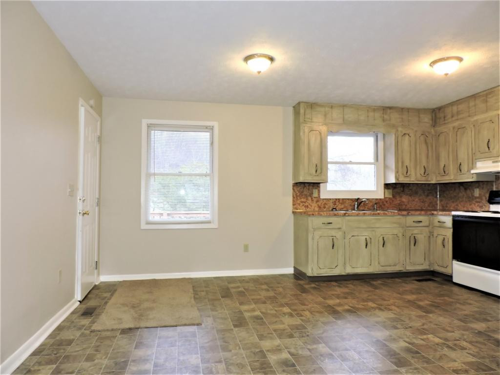 613 Chadwell Road Kingsport, TN 37660 - Photo 11 of 32 Photo 11