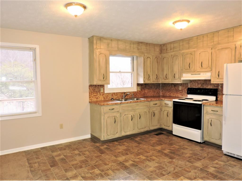 613 Chadwell Road Kingsport, TN 37660 - Photo 12 of 32 Photo 12