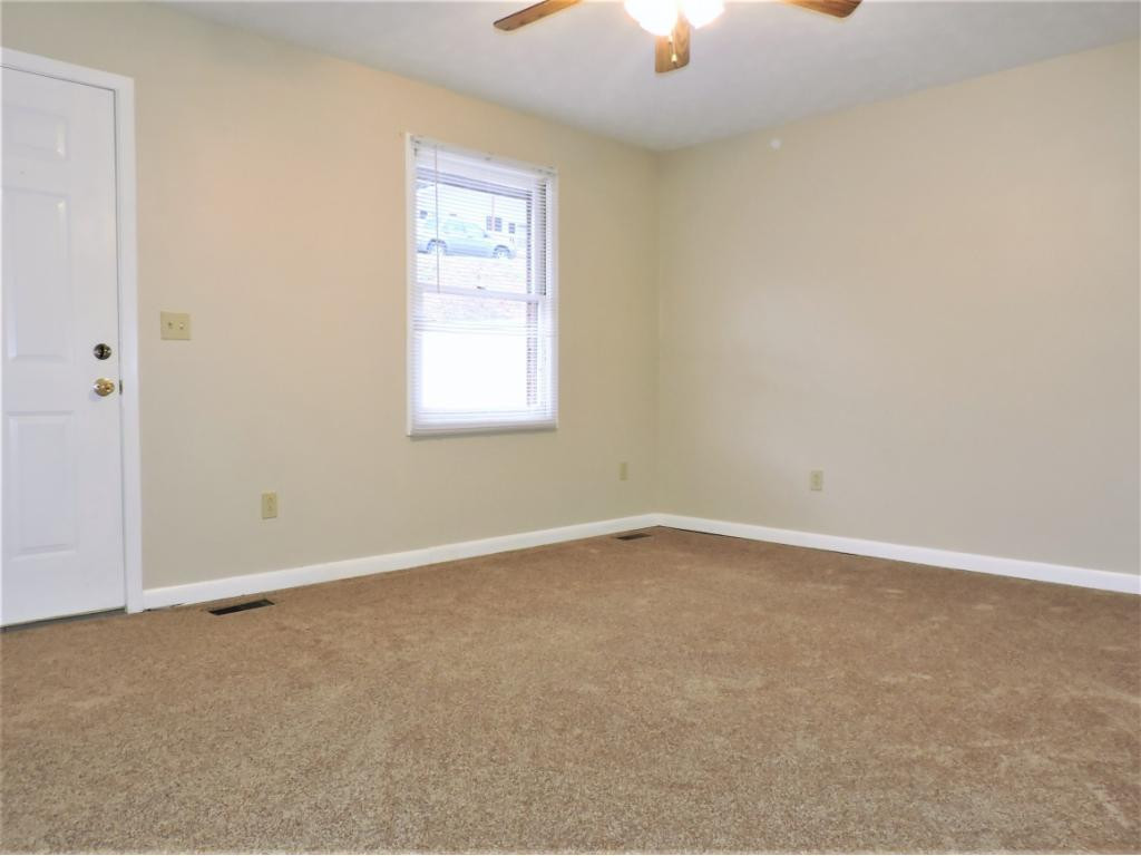 613 Chadwell Road Kingsport, TN 37660 - Photo 5 of 32 Photo 5