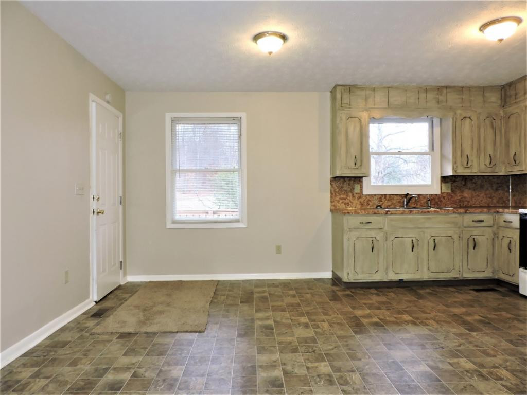 613 Chadwell Road Kingsport, TN 37660 - Photo 10 of 32 Photo 10