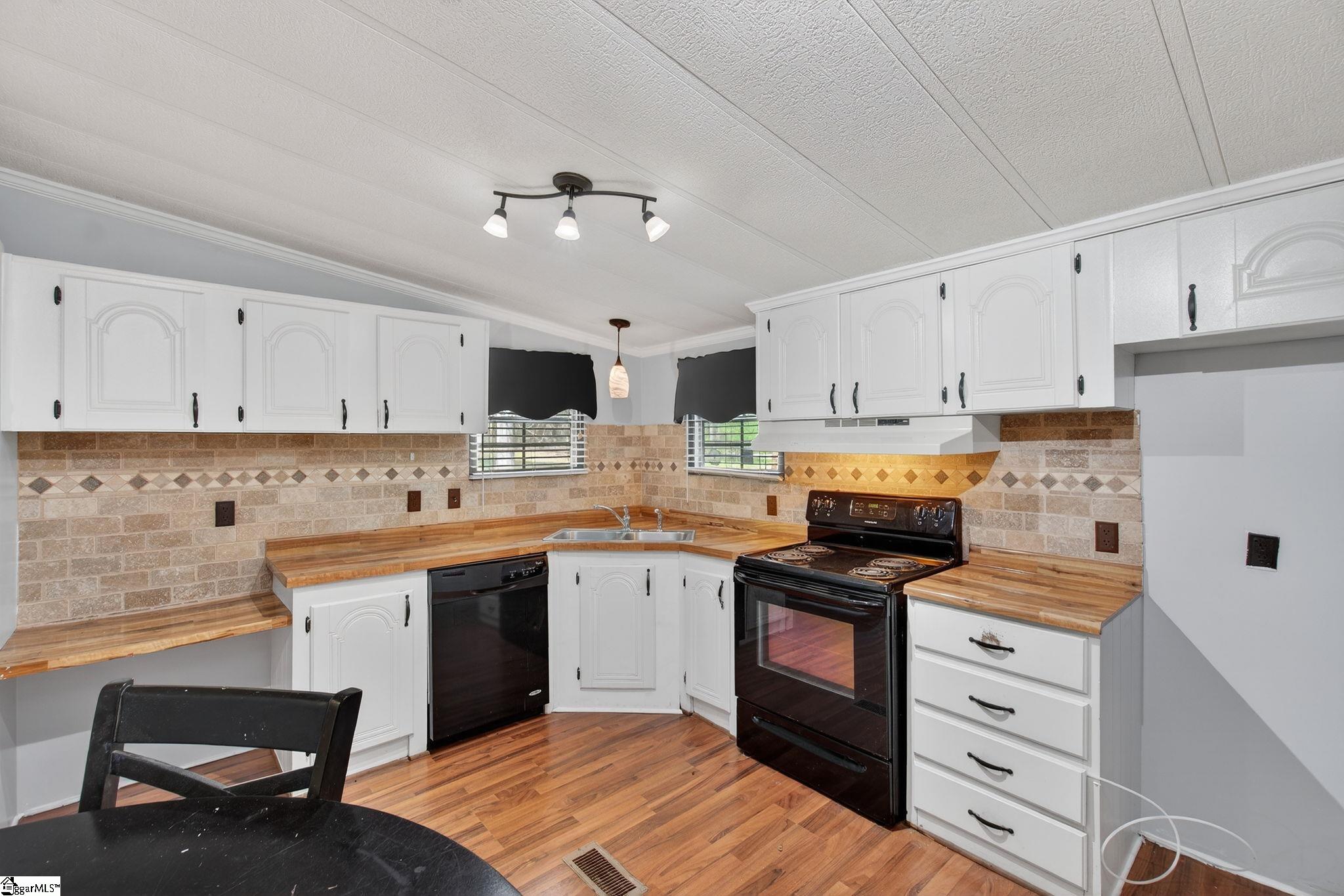 110 Bailey Road Anderson, SC 29624 - Photo 5 of 44