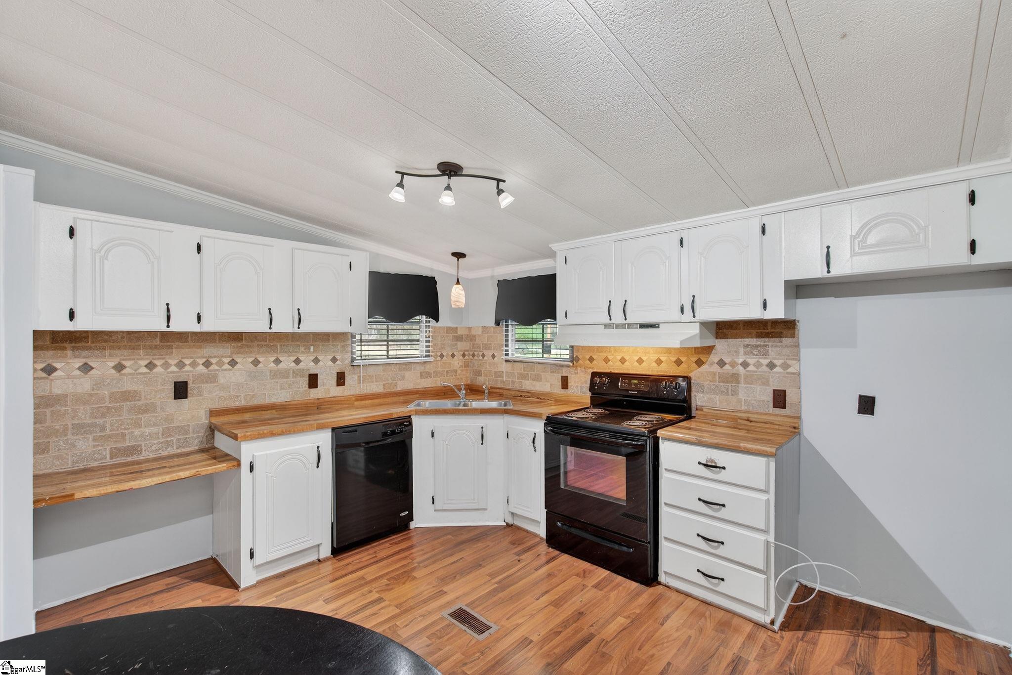 110 Bailey Road Anderson, SC 29624 - Photo 8 of 44