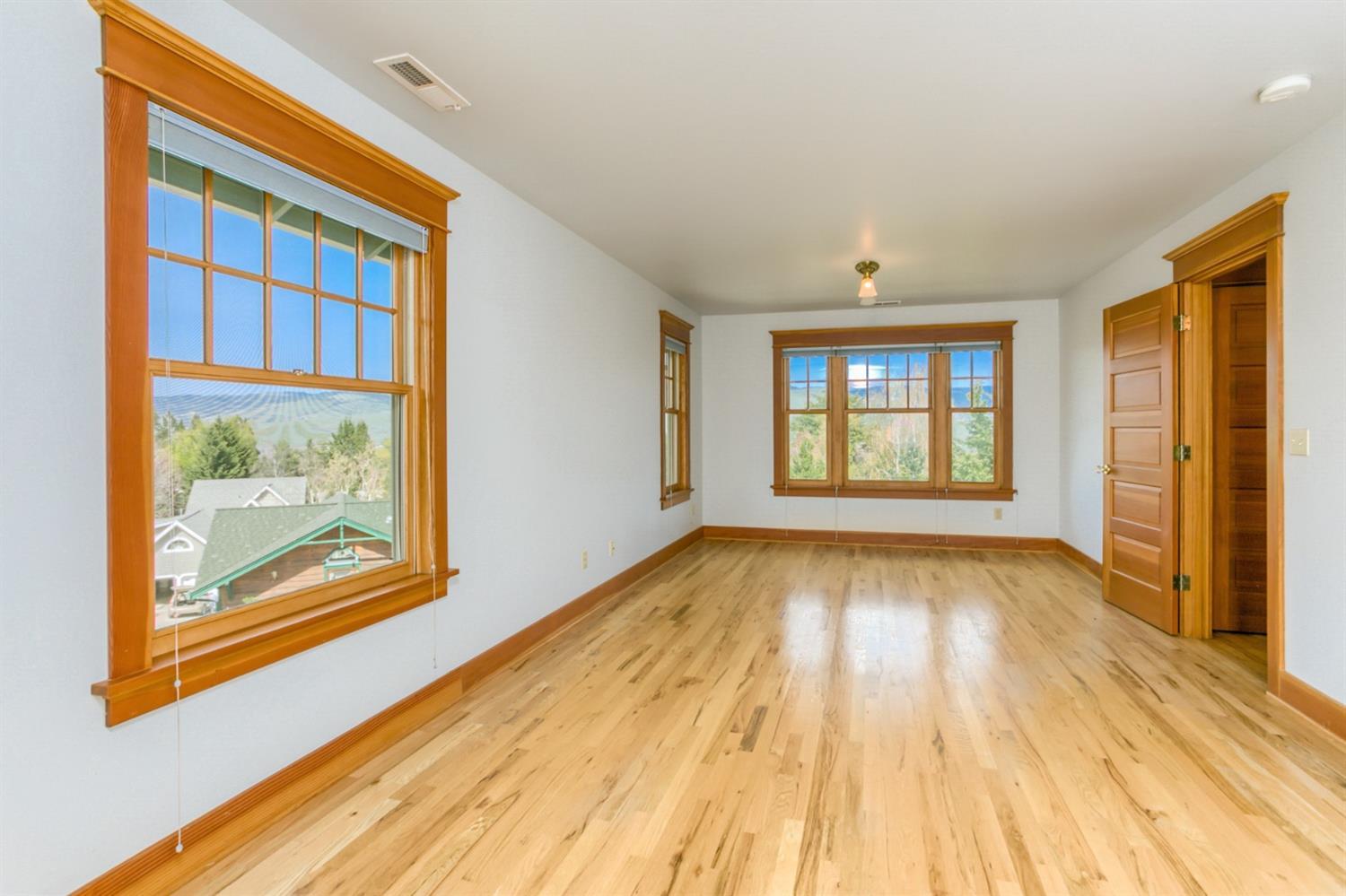 1615 Peachey Road Ashland, OR 97520 - Photo 19 of 32 Additional Photo
