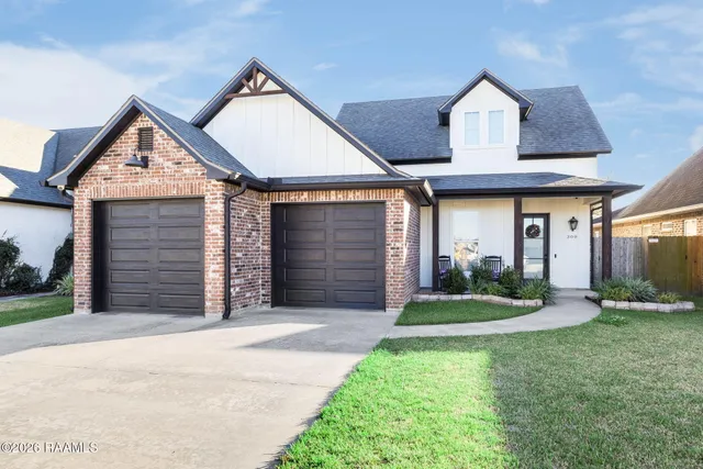 $385,000 | 300 Whispering Meadows Road, Broussard, LA 70518