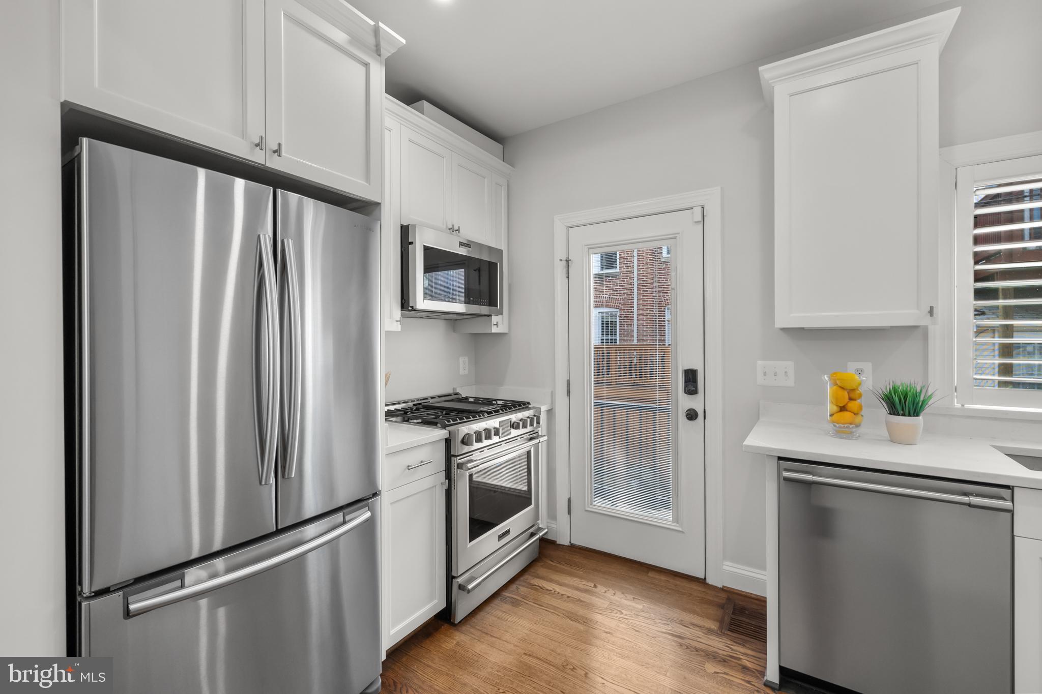 760 Hobart Place Northwest Washington, DC 20001 - Photo 11 of 41