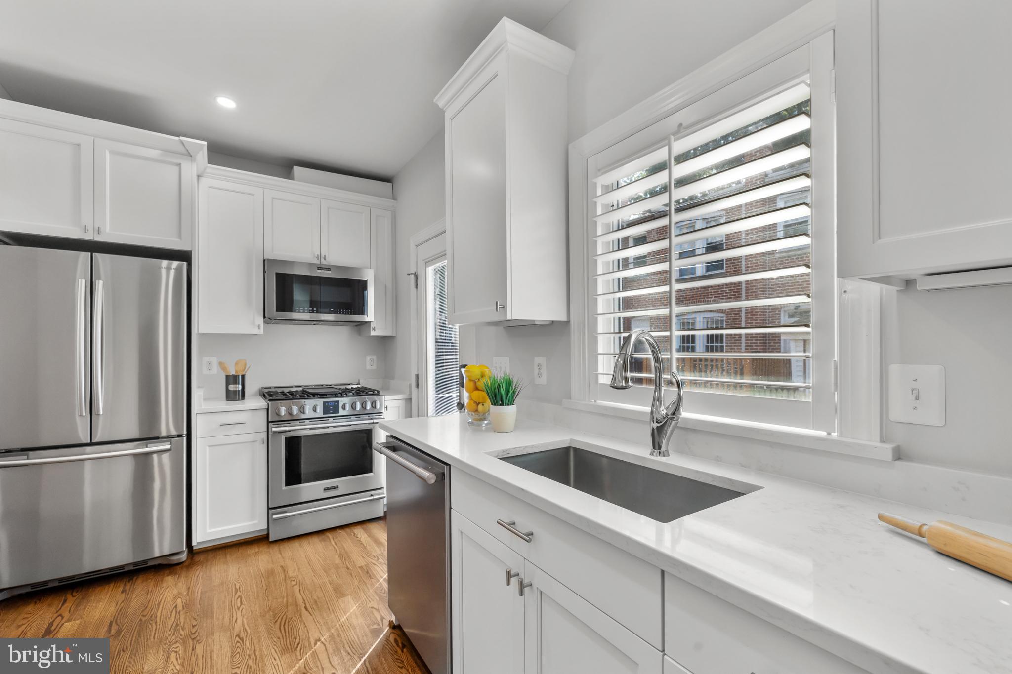 760 Hobart Place Northwest Washington, DC 20001 - Photo 13 of 41