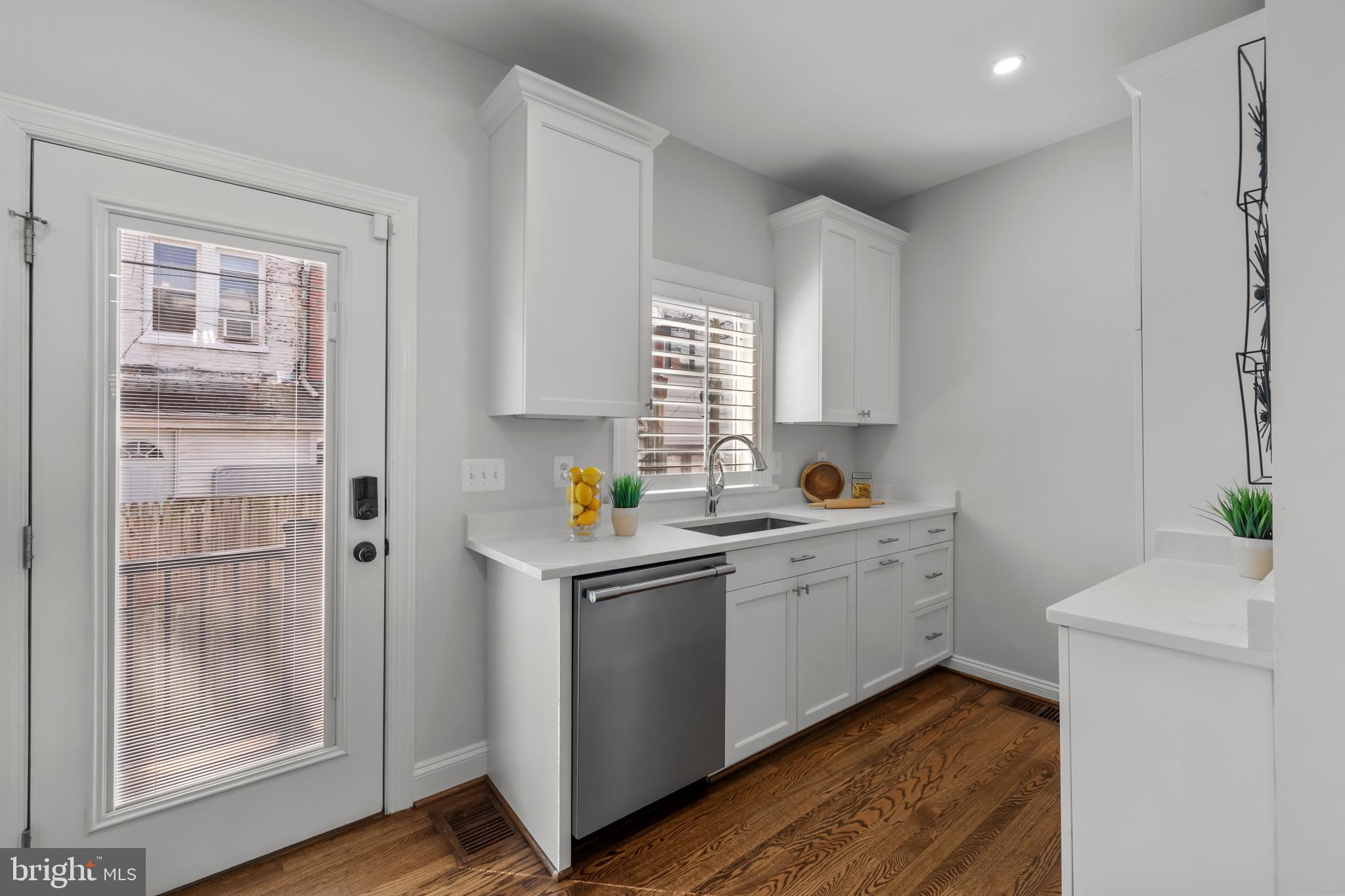 760 Hobart Place Northwest Washington, DC 20001 - Photo 14 of 41