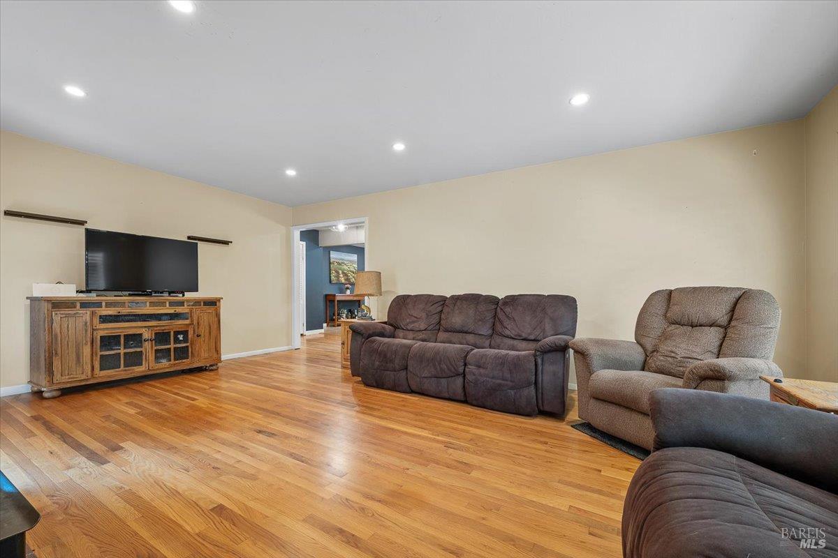 8030 Elphick Road Sebastopol, CA 95472 - Photo 5 of 36