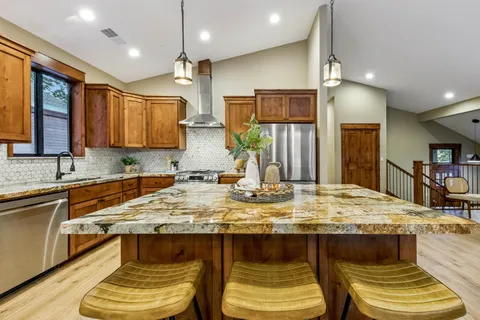 $1,595,000 | 14765 Copenhagen Drive, Truckee, CA 96161