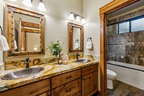 $1,595,000 | 14765 Copenhagen Drive, Truckee, CA 96161