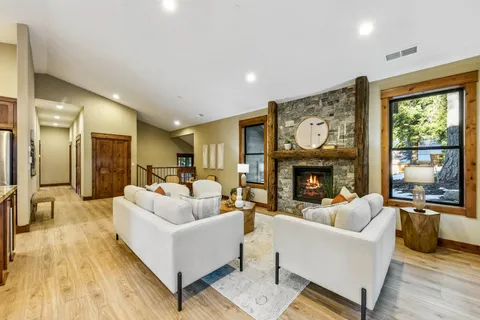 $1,595,000 | 14765 Copenhagen Drive, Truckee, CA 96161