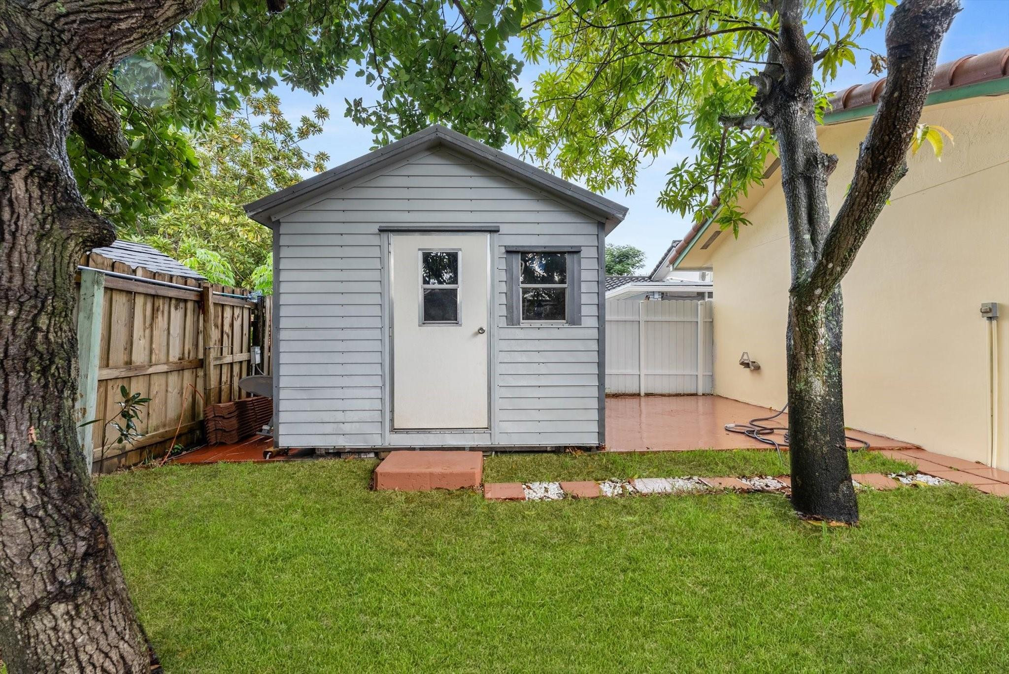 5051 Southwest 142nd Place Miami, FL 33175 - Photo 29 of 35 Photo 29