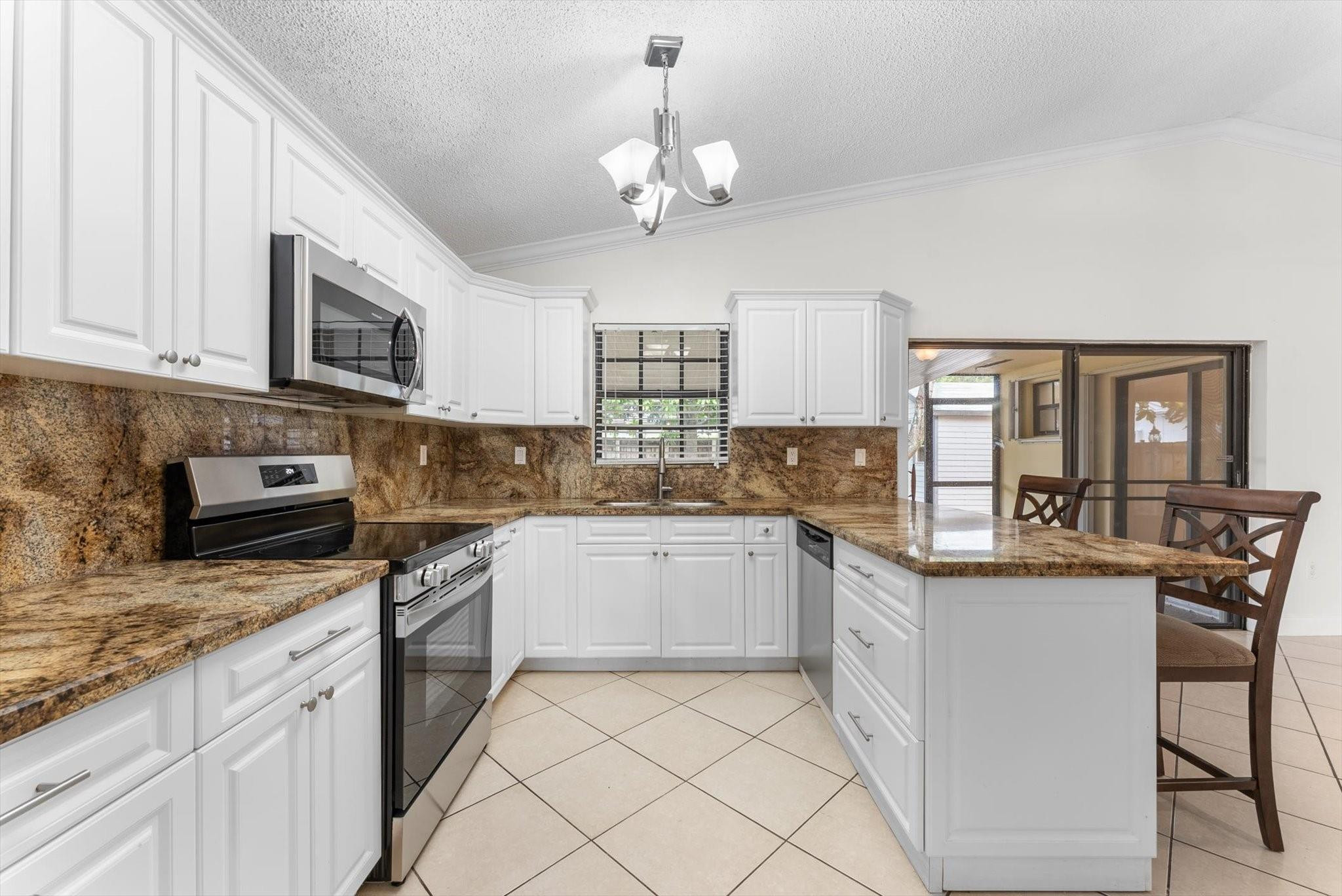 5051 Southwest 142nd Place Miami, FL 33175 - Photo 10 of 35 Photo 10