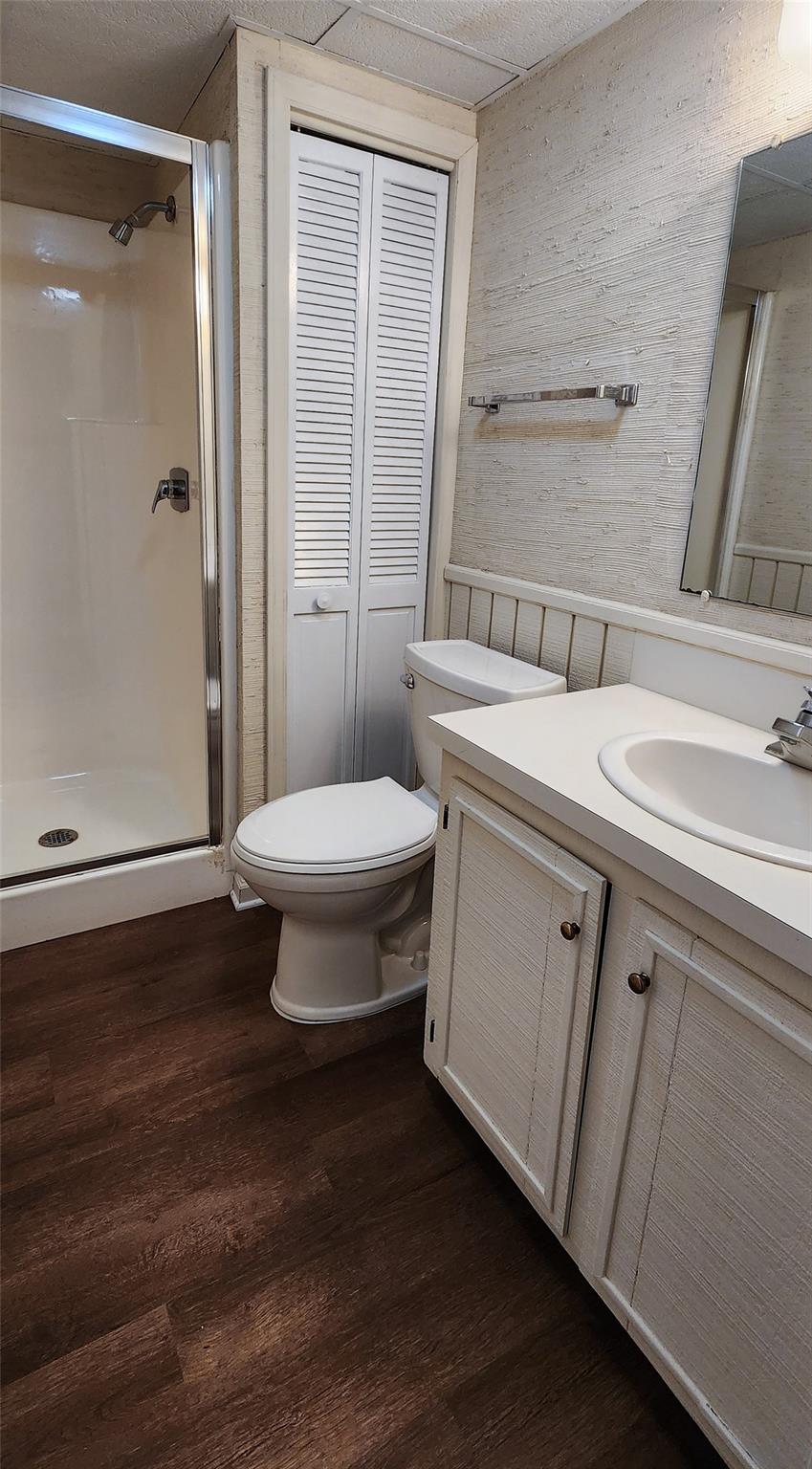 212 Riverside Drive Morganton, NC 28655 - Photo 32 of 44 a bathroom with a sink toilet and shower
