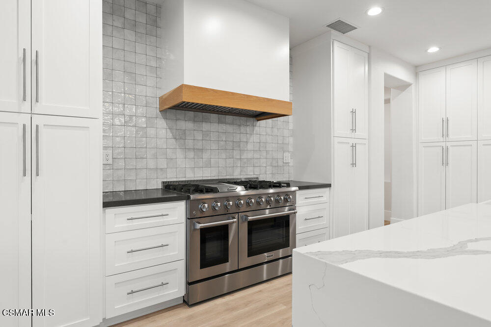 106 Via Ricardo Newbury Park, CA 91320 - Photo 15 of 39 Kitchen