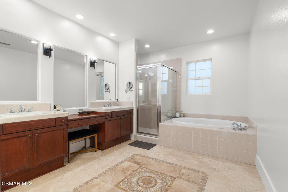 106 Via Ricardo Newbury Park, CA 91320 - Photo 20 of 39 Primary bath