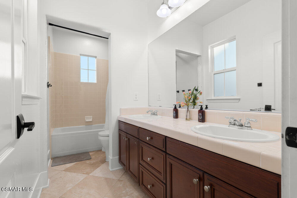 106 Via Ricardo Newbury Park, CA 91320 - Photo 24 of 39 Hall bath upstairs