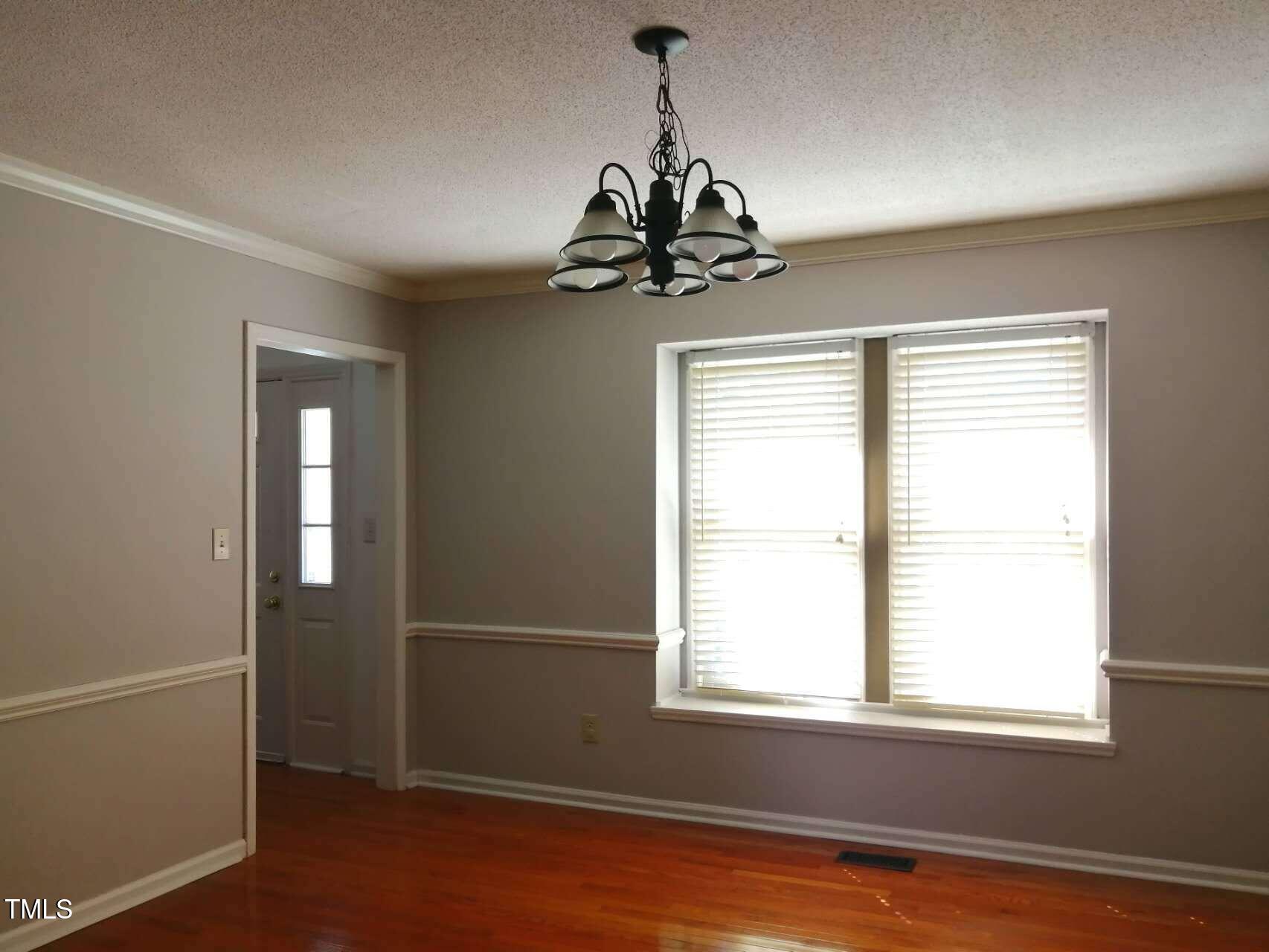 7316 Massachusetts Court Raleigh, NC 27615 - Photo 11 of 38 20250829_213349000_iOS