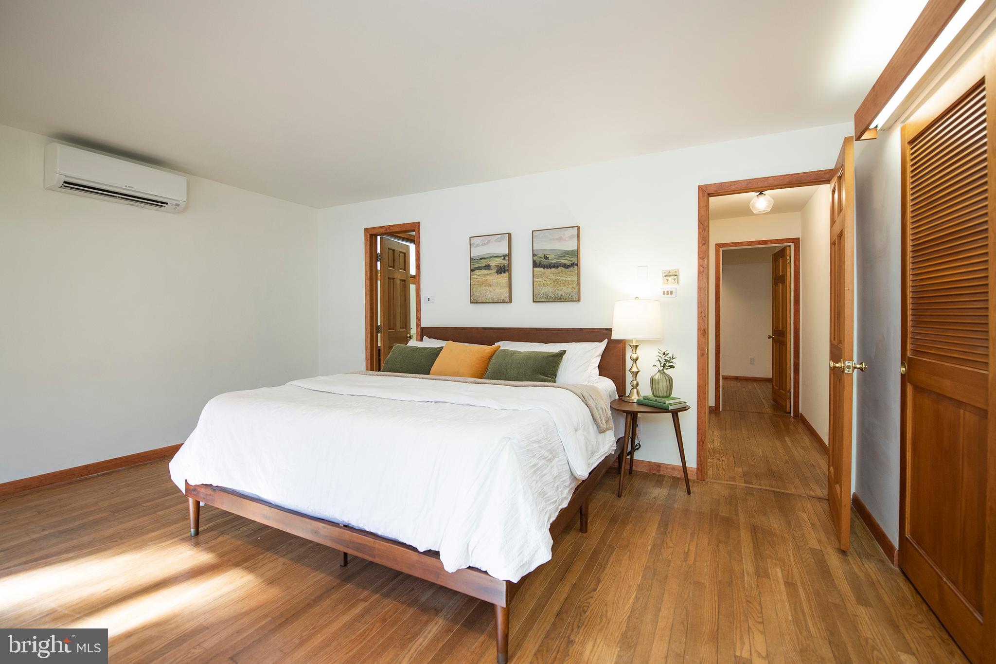 207 Vassar Circle Wayne, PA 19087 - Photo 2 of 28 Master Bedroom with king bed