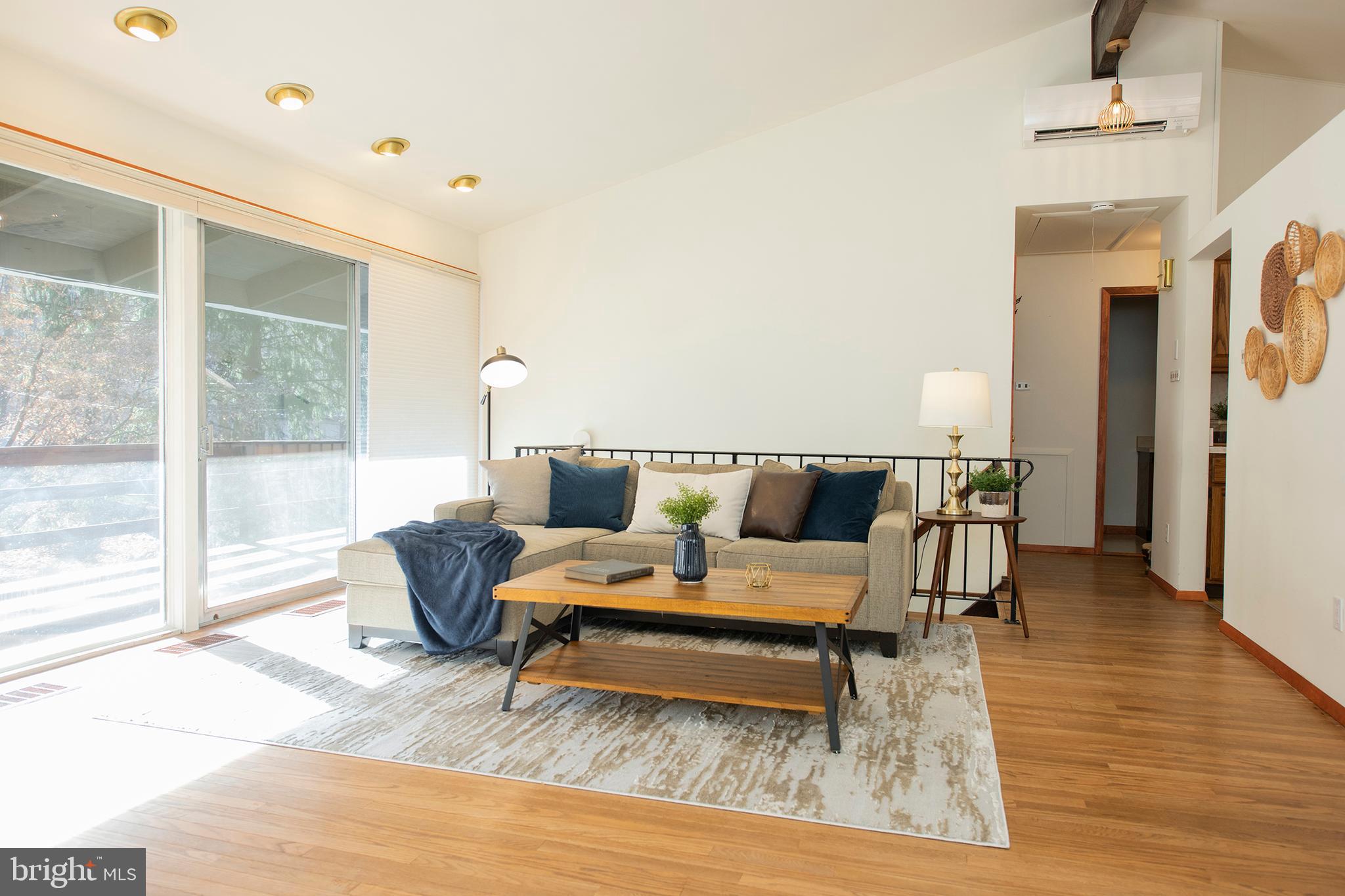 207 Vassar Circle Wayne, PA 19087 - Photo 6 of 28 Living Room