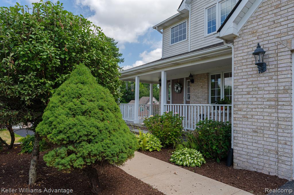 3029 Ridley Way Howell, MI 48843 - Photo 4 of 49