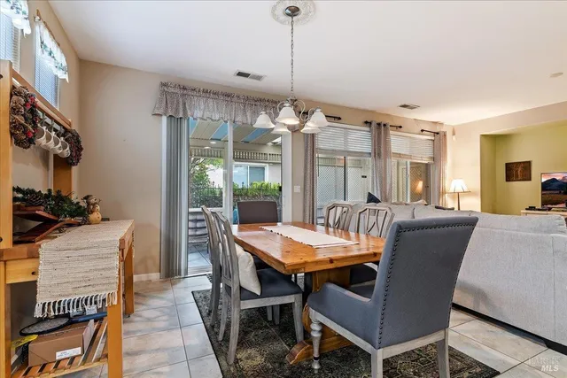 $425,000 | 328 Colonial Way, Rio Vista, CA 94571