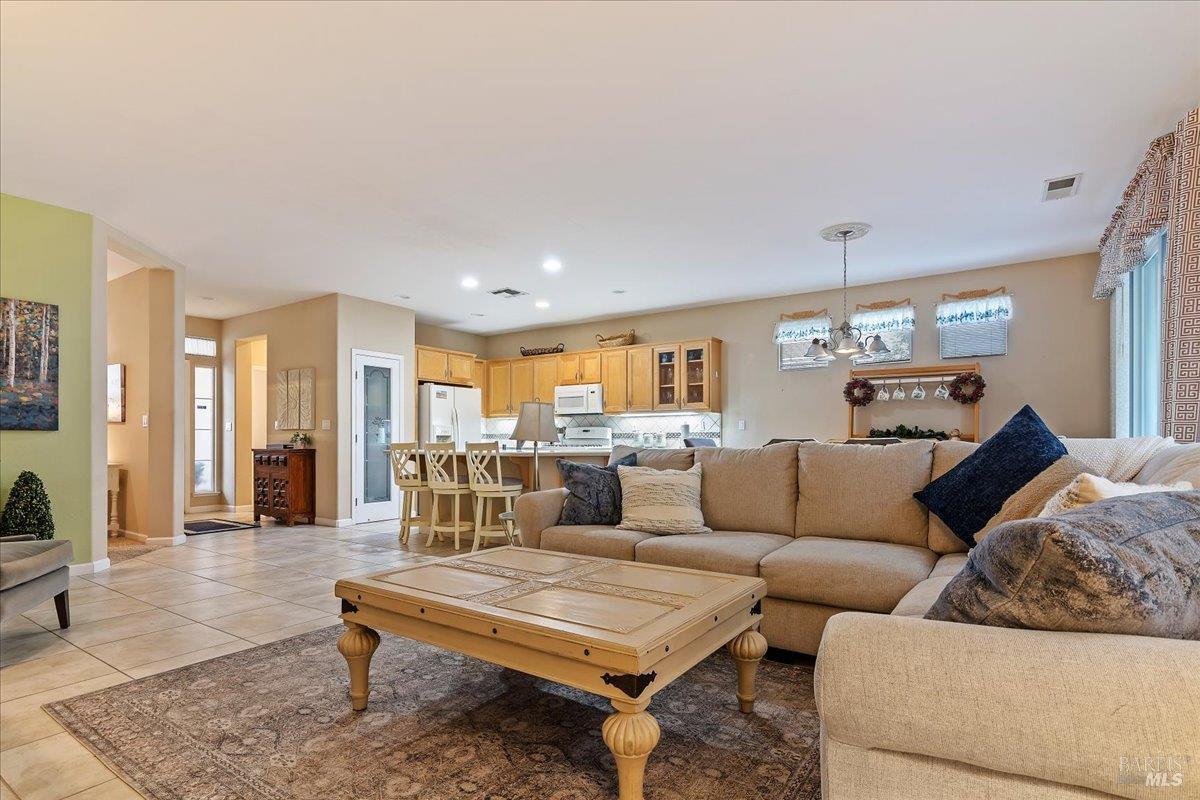 328 Colonial Way Rio Vista, CA 94571 - Photo 16 of 53