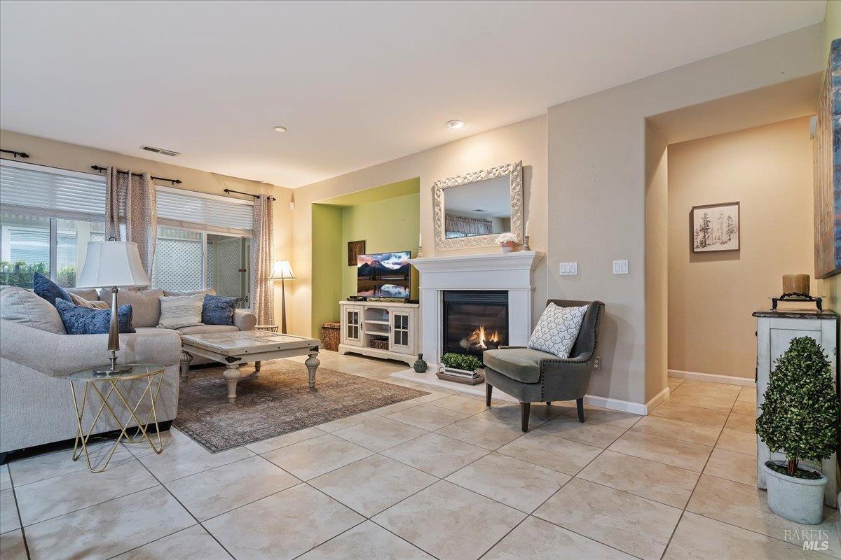 328 Colonial Way Rio Vista, CA 94571 - Photo 17 of 53