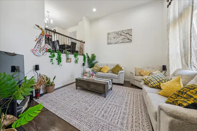 $2,850 | 4277 Liberty Street, Unit 4277, Aurora, IL 60504