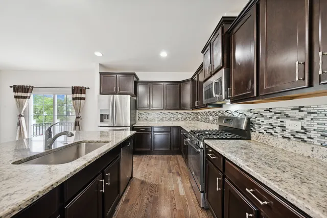 $2,850 | 4277 Liberty Street, Unit 4277, Aurora, IL 60504