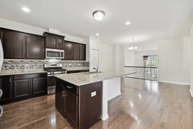 $2,850 | 4277 Liberty Street, Unit 4277, Aurora, IL 60504