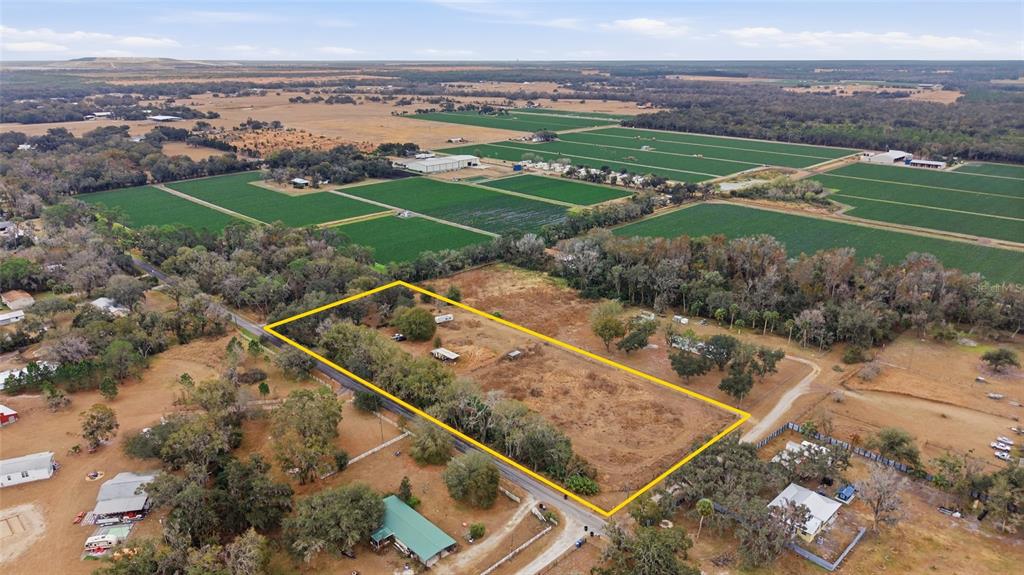 1823 Welcome Road Lithia, FL 33547 - Photo 15 of 16 a view of a city with an ocean