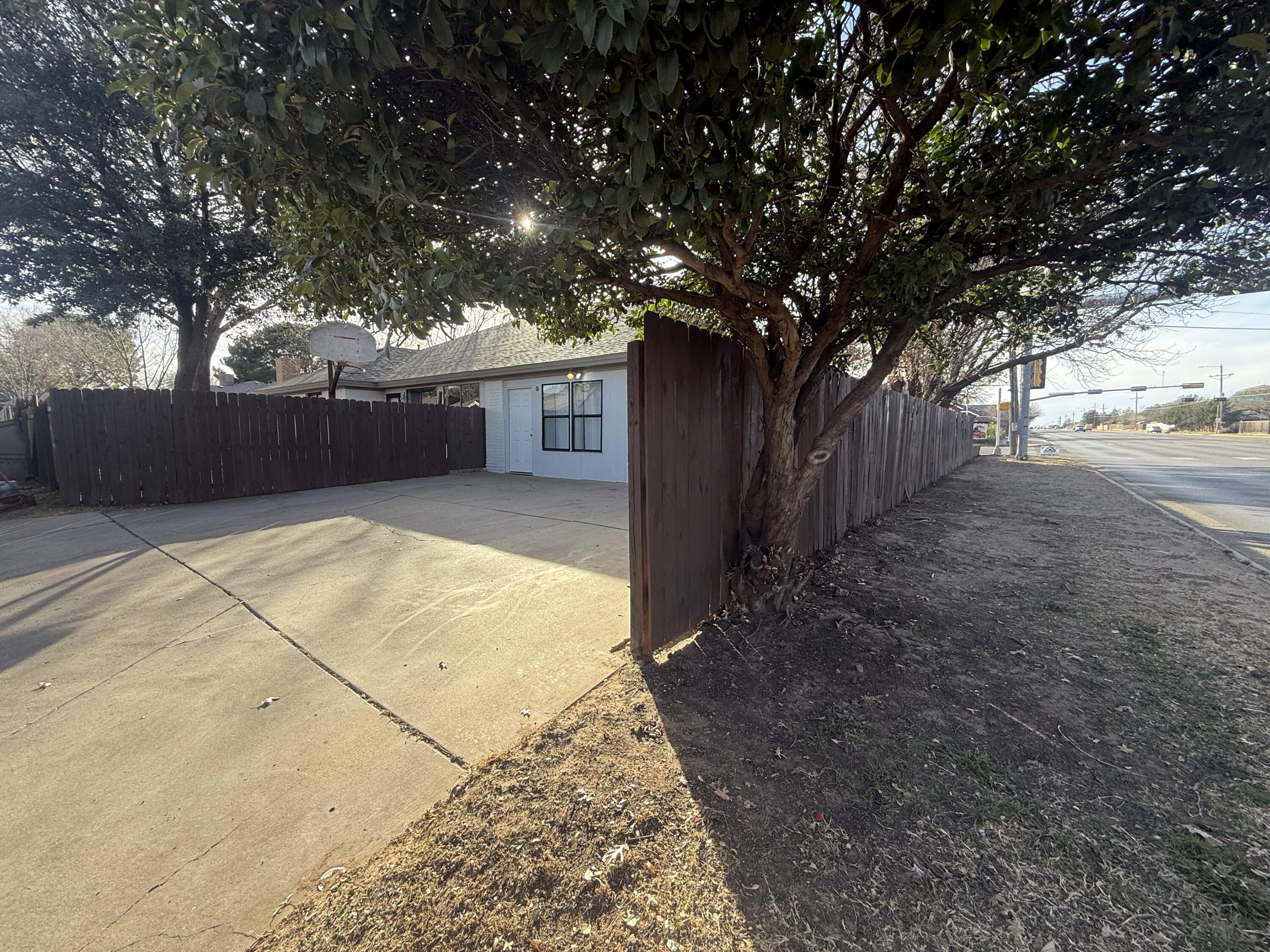 8201 Chicago Avenue Lubbock, TX 79424 - Photo 120 of 128 IMG_0403