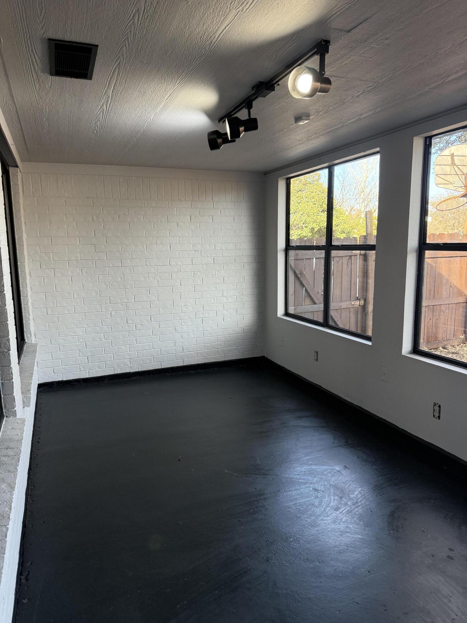 8201 Chicago Avenue Lubbock, TX 79424 - Photo 98 of 128 IMG_0371