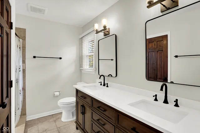 $599,900 | 95 Williamsburg Court, Zionsville, IN 46077