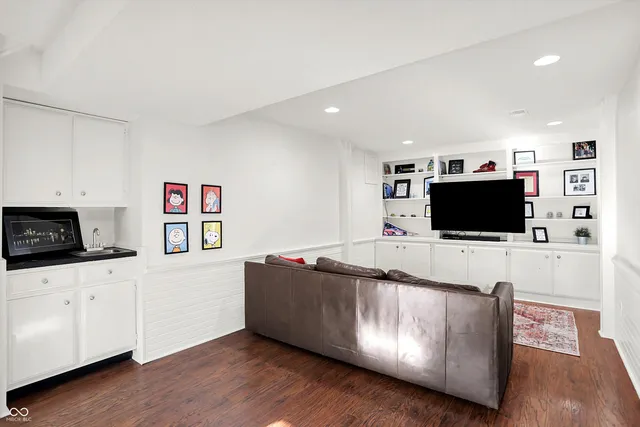 $599,900 | 95 Williamsburg Court, Zionsville, IN 46077