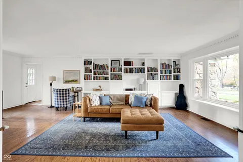 $599,900 | 95 Williamsburg Court, Zionsville, IN 46077