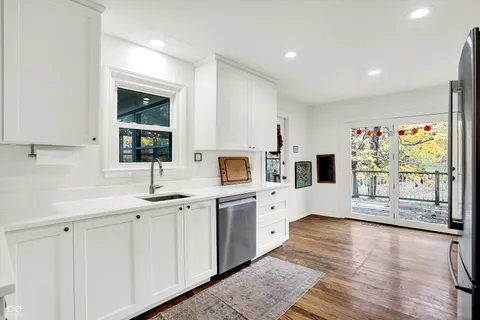 $599,900 | 95 Williamsburg Court, Zionsville, IN 46077