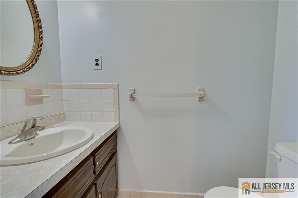 7107 Hana Road Edison, NJ 08817 - Photo 20 of 43