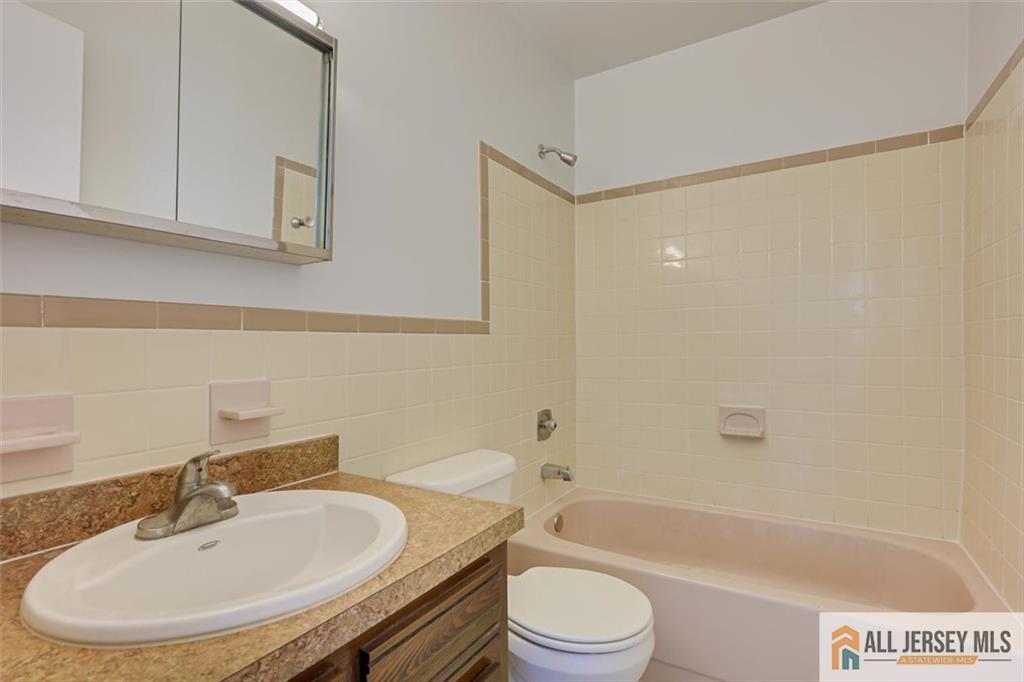 7107 Hana Road Edison, NJ 08817 - Photo 27 of 43