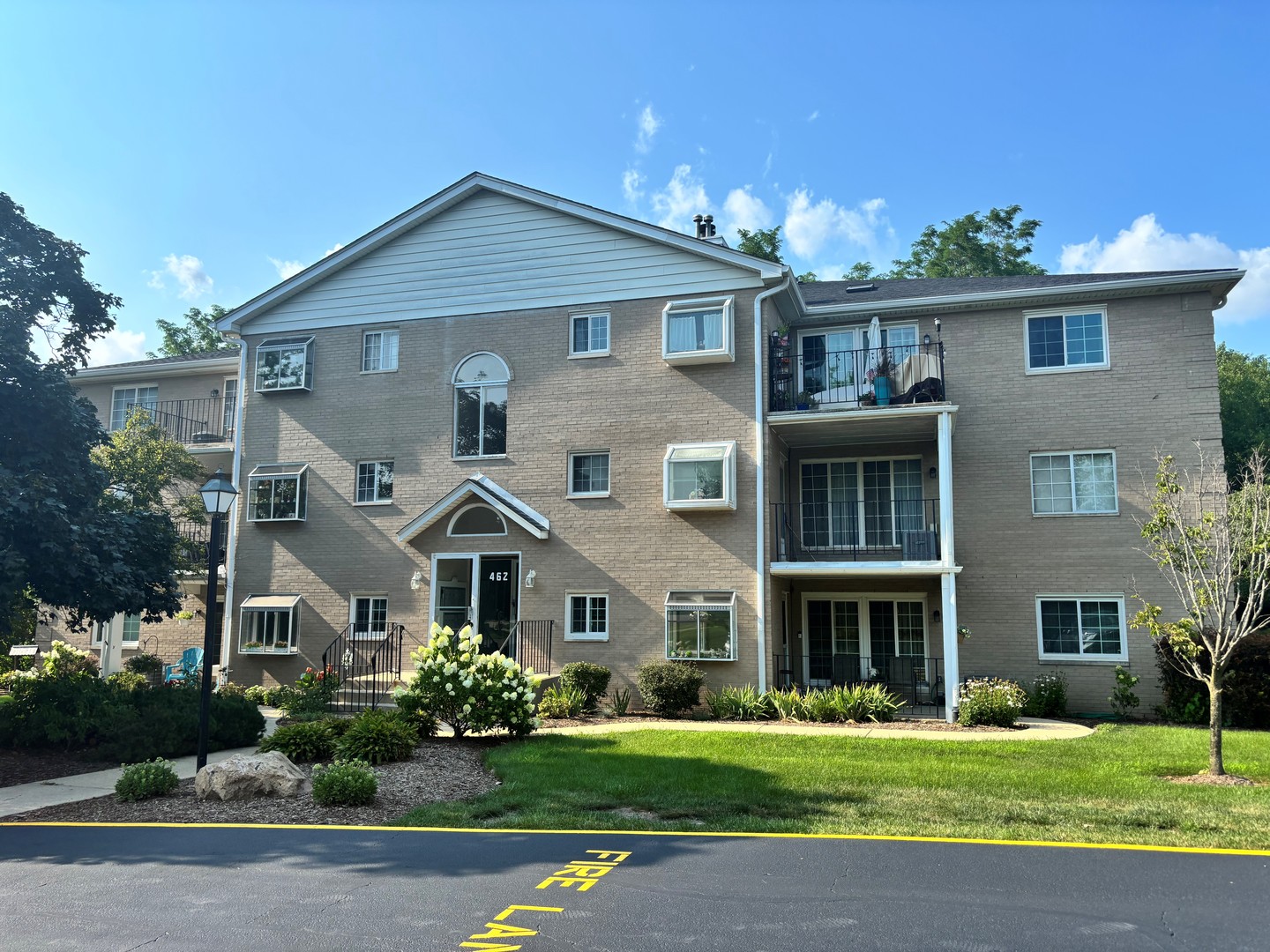 462 South President Street, Unit 304 Carol Stream, IL 60188 - Photo 1 of 50